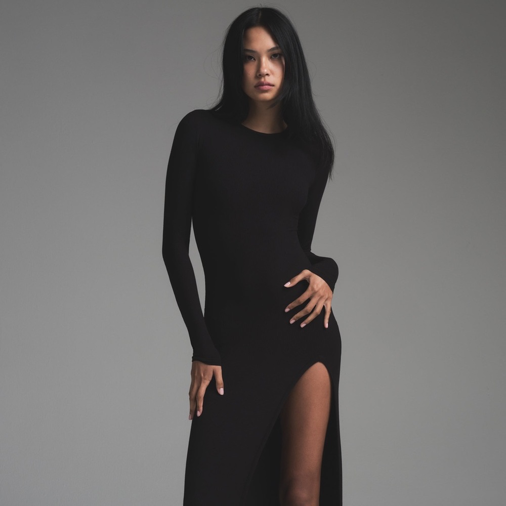 NWT SKIMS Soft Lounge Long Sleeve Slit Dress - S Onyx -Black - Picture 2 of 5